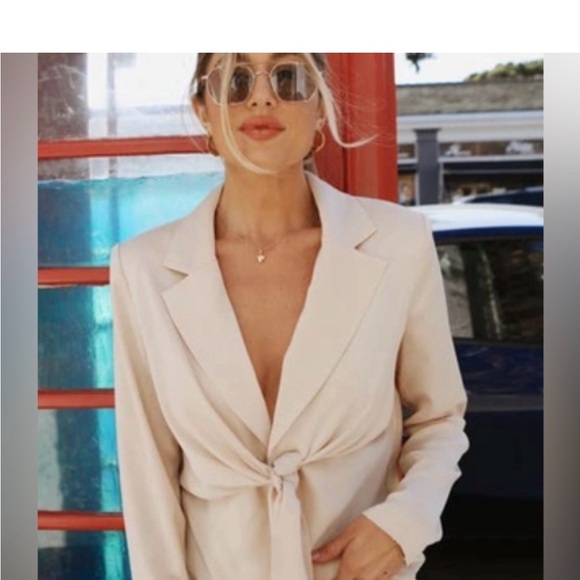 Wayf Beige Tie Waist Top Sz M - Picture 2 of 5